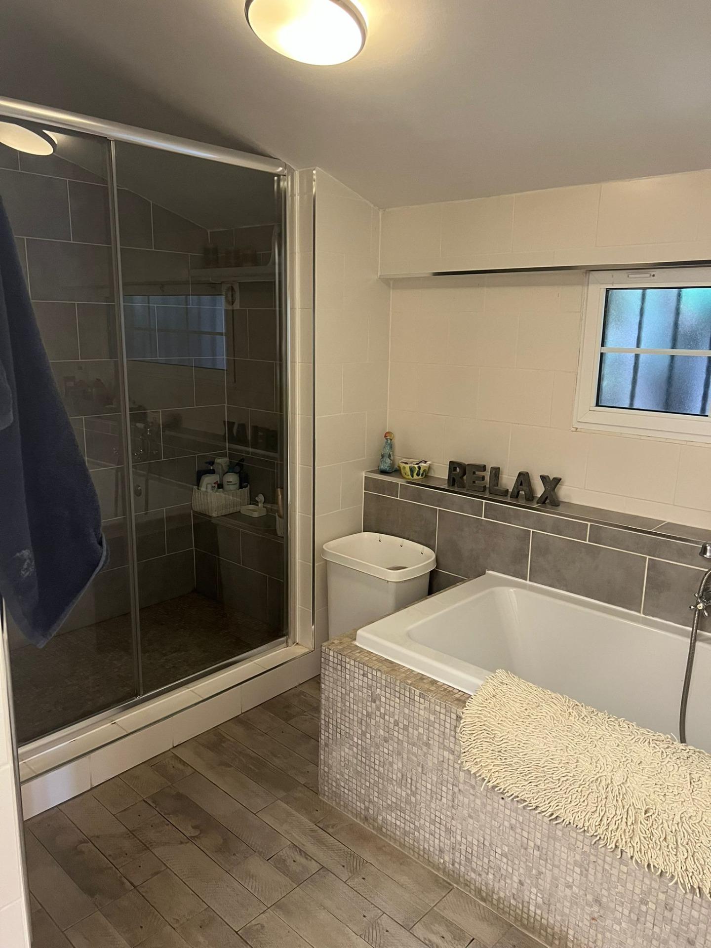 Bedrooms: 5, Bathrooms: 3, Villa in Almoradi, Alicante, Spain